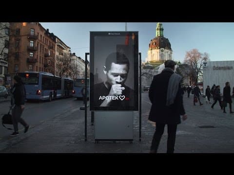VIDEO/Panoul interactiv tușește când cineva fumează în apropiere