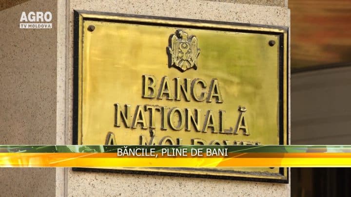 Băncile, pline de bani