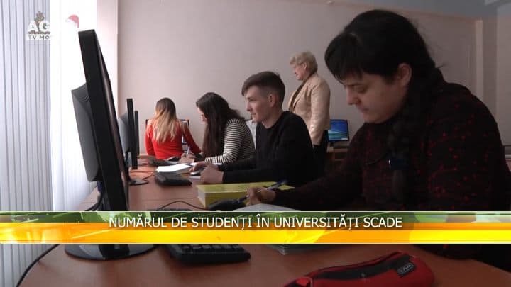 Numărul de studenți în universități scade