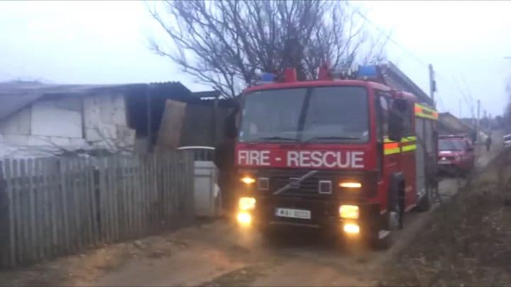La focul sobei să stai, dar să nu arzi