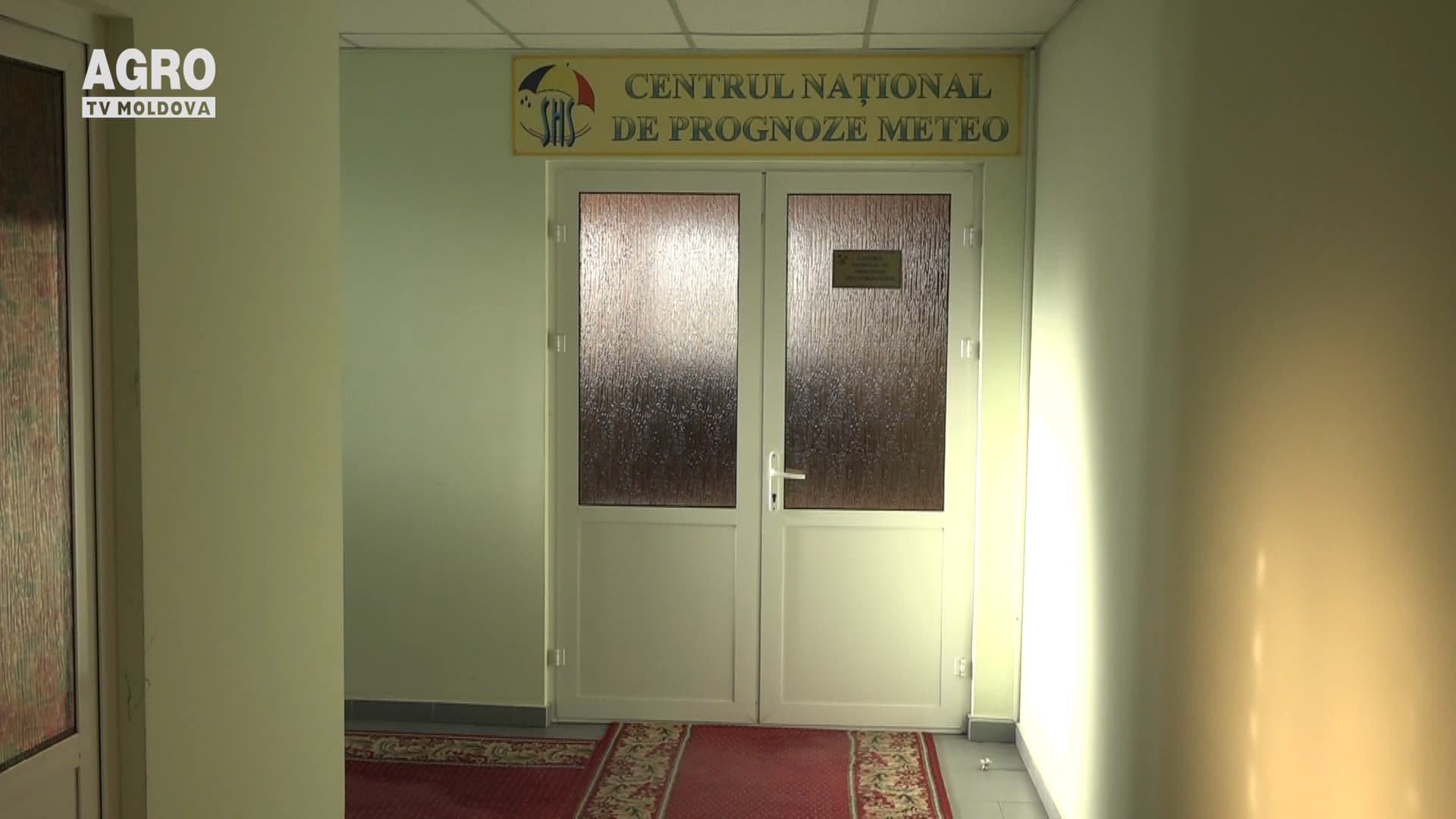 Nu scăpăm de ploi