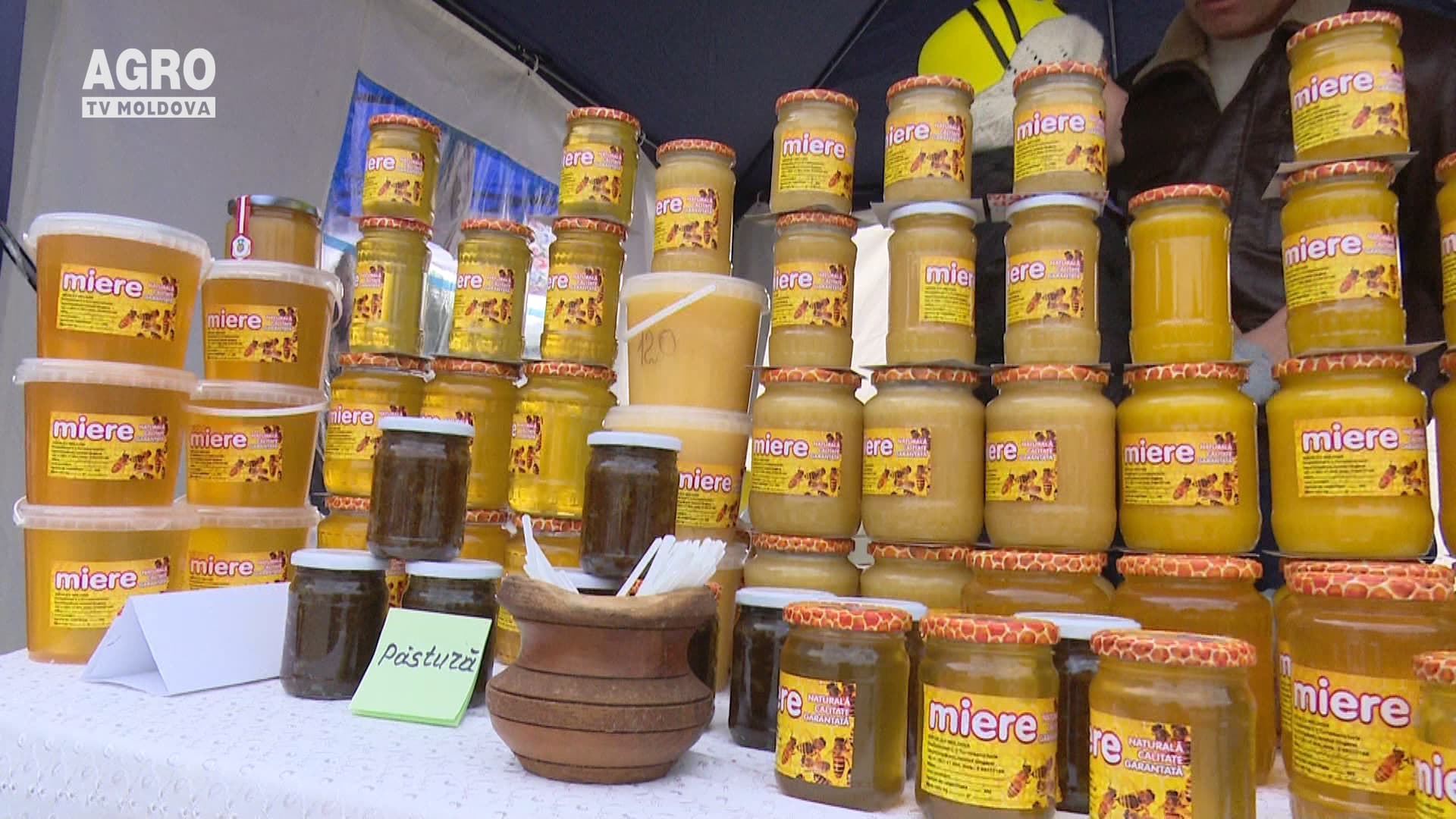 Miere mai puțină și mai scumpă