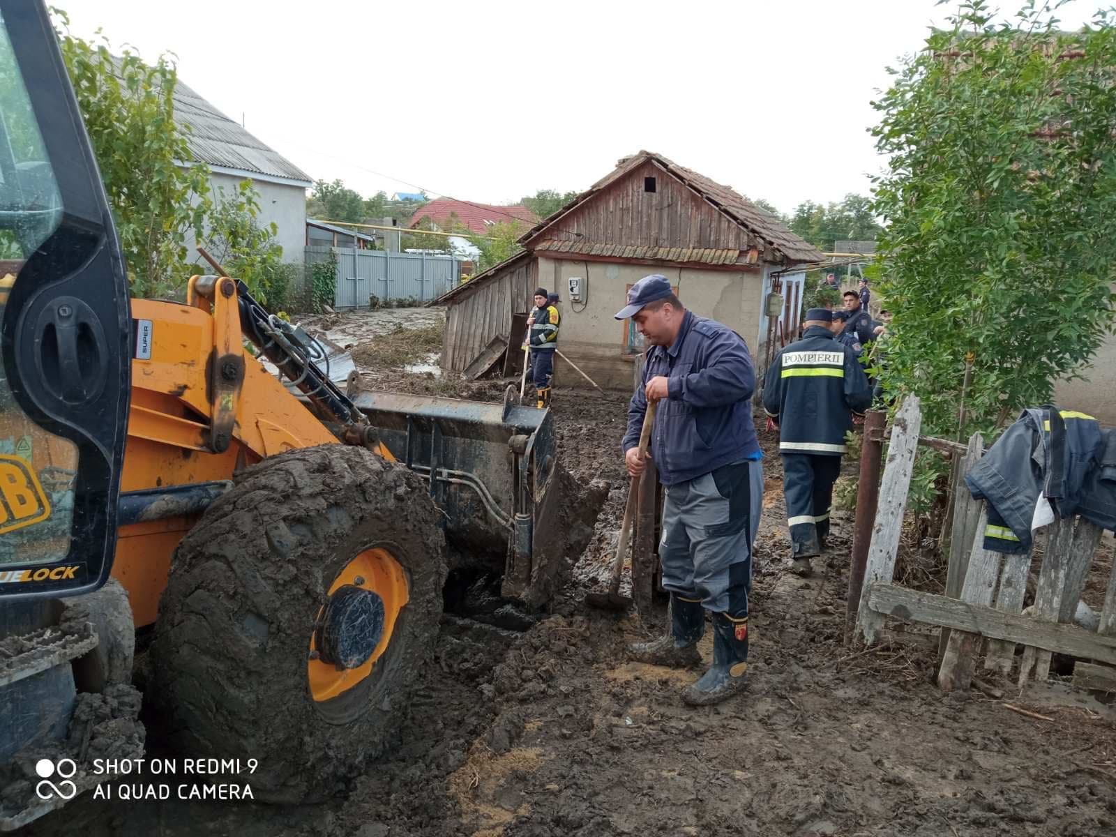 Salvatorii continuă să gestioneze situația la Comrat
