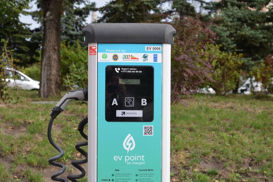 Noi stații pentru încărcarea mașinilor electrice