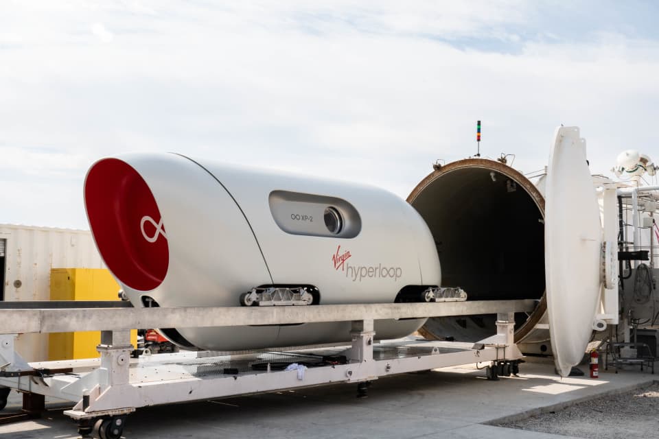 Hyperloop – călătoriile viitorului, în capsule, la viteze de peste 300 km pe oră