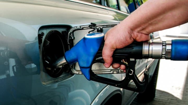 Carburanții s-au scumpit peste noapte