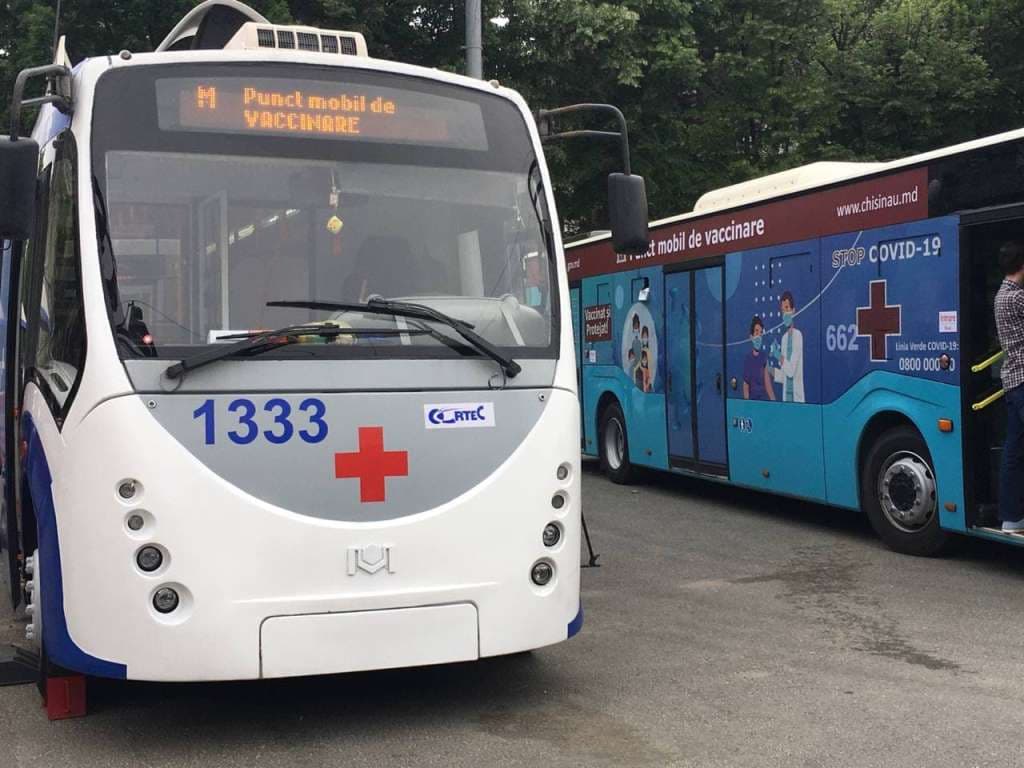 Amplasarea punctelor mobile pentru vaccinarea antiCOVID-19, un troleibuz și un autobuz: 16 septembrie 2021
