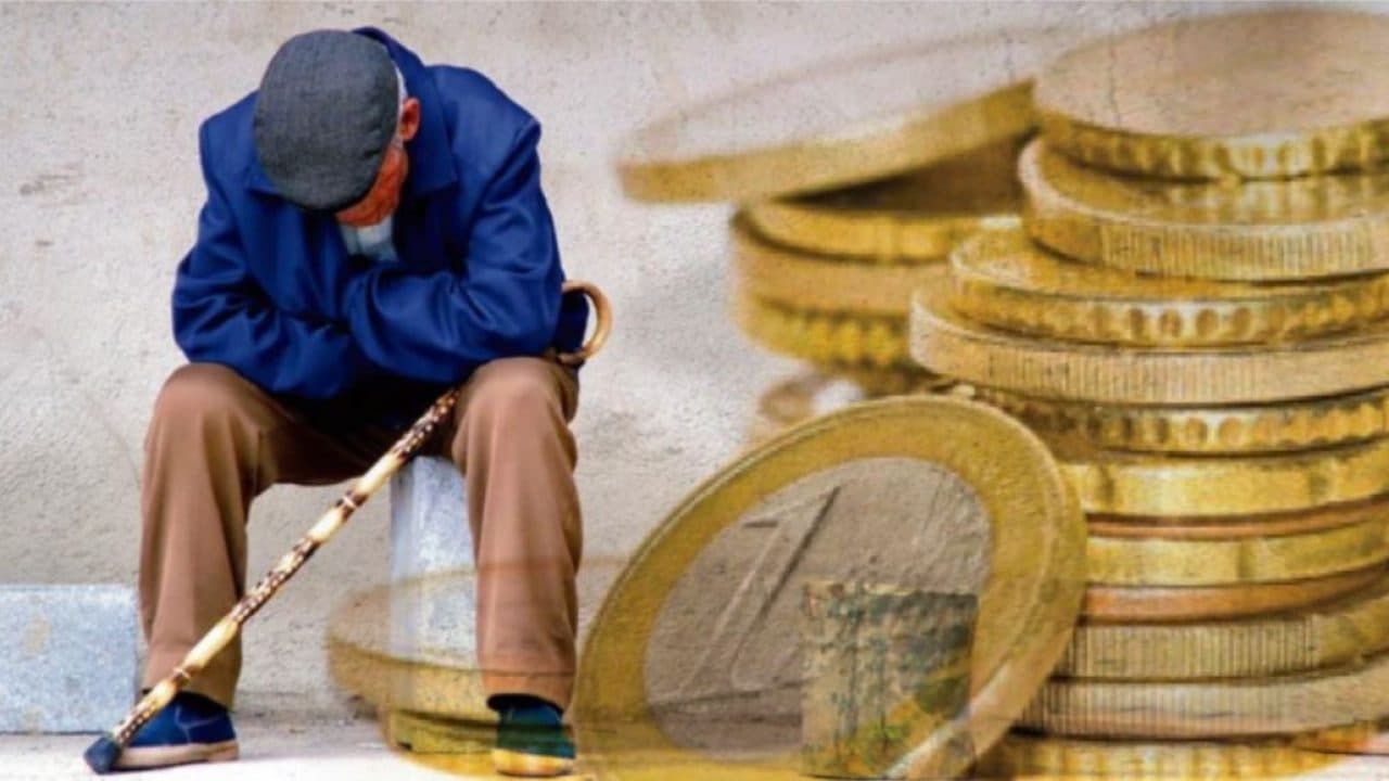 Leul moldovenesc se apreciază în raport cu dolarul american și moneda euro