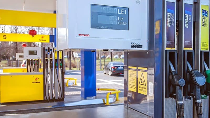 Scad prețurile la carburanți