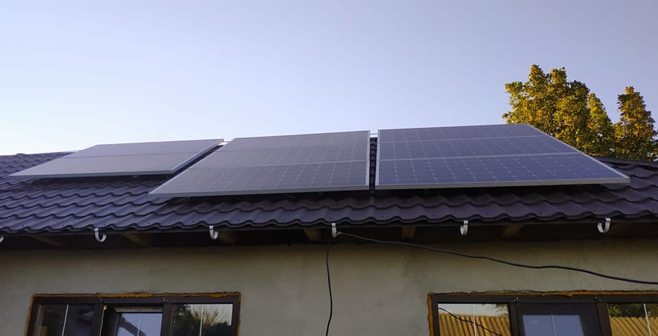 Cum să instalezi singur panouri solare acasă