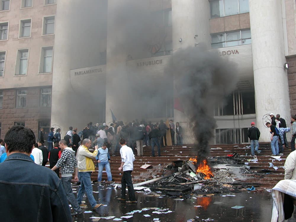 Proteste „aranjate” de 7 aprilie. Cine se face vinovat?
