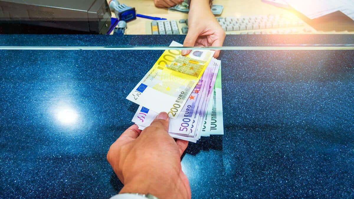 Curs valutar: 15 mai 2025