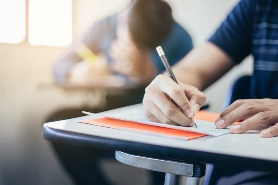Absolvenții au susținut ultimul examen de bacalaureat