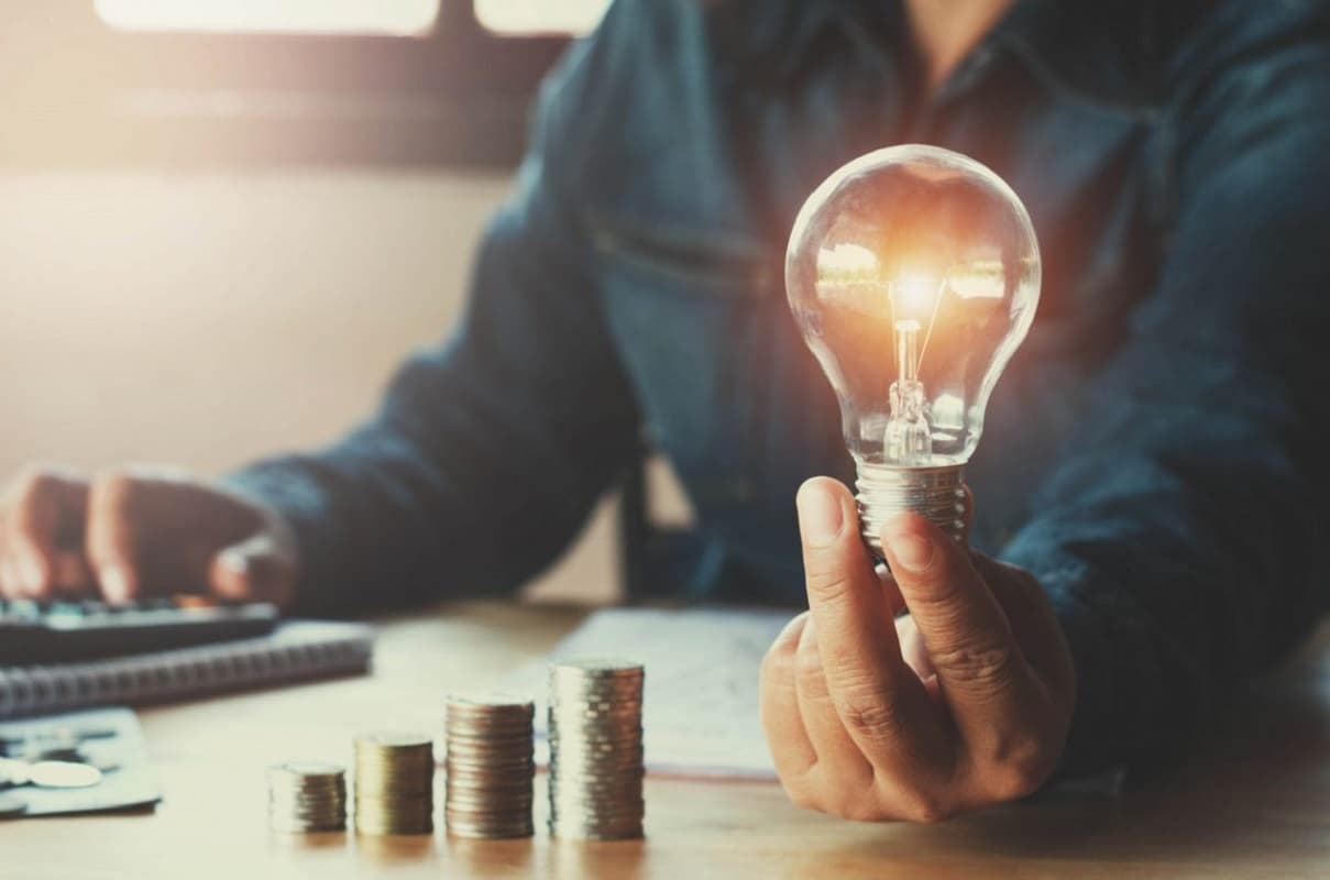 Antreprenorii pot solicita compensații la energia electrică! Guvernul va acoperi 50 la sută din creșterea tarifelor
