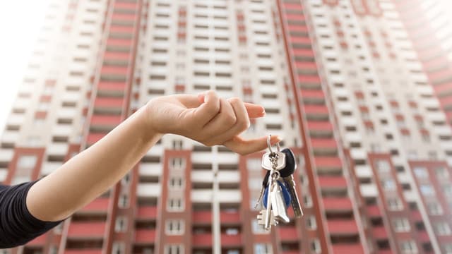 Se atestă o scădere puternică a vânzărilor de apartamente / VIDEO