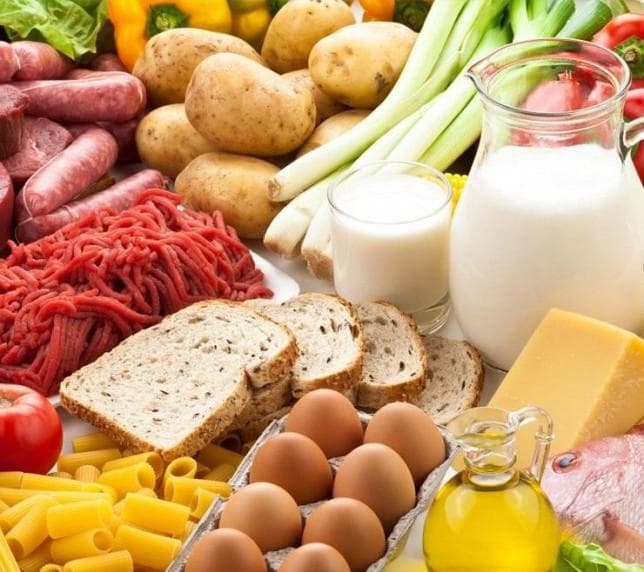 Românii ar putea întâlni Anul Nou cu mesele goale: Au avut loc controale masive în magazine