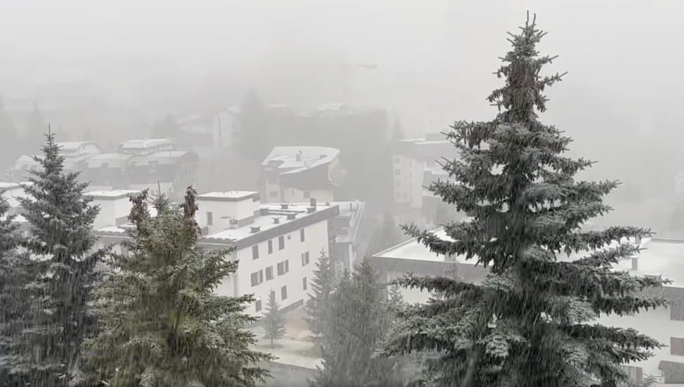 Ninsori în plină vară, la doar câteva zile după ce au fost 30 de grade/VIDEO