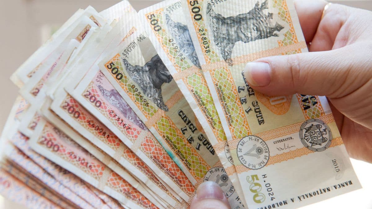 Guvernul va majora salariul minim în 2026 la 8.050 de lei
