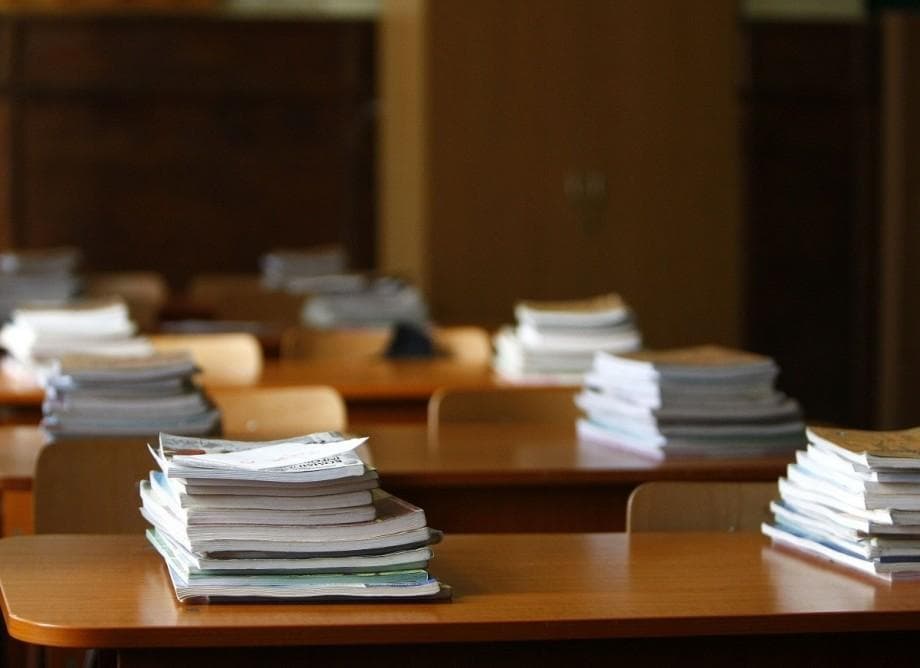Manuale noi pentru elevii de la specialitățile Brutar și Sudor