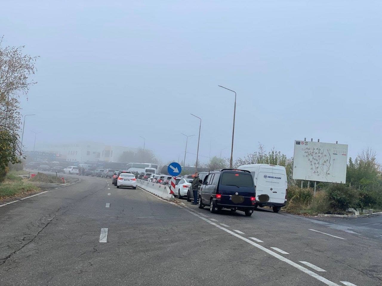 Atenție, călători! Trafic intens la punctul de trecere a frontierei Leușeni-Albița și Sculeni