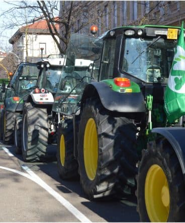 Fermierii europeni protestează împotriva politicilor agricole și importurilor masive