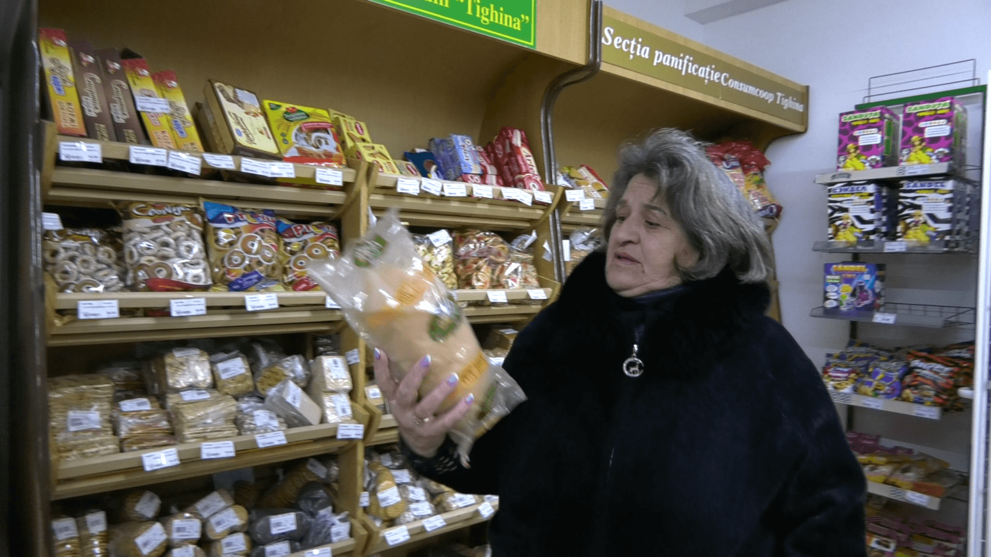 Scandal la Căușeni: pensionarii nemulțumiți de calitatea pâinii sociale