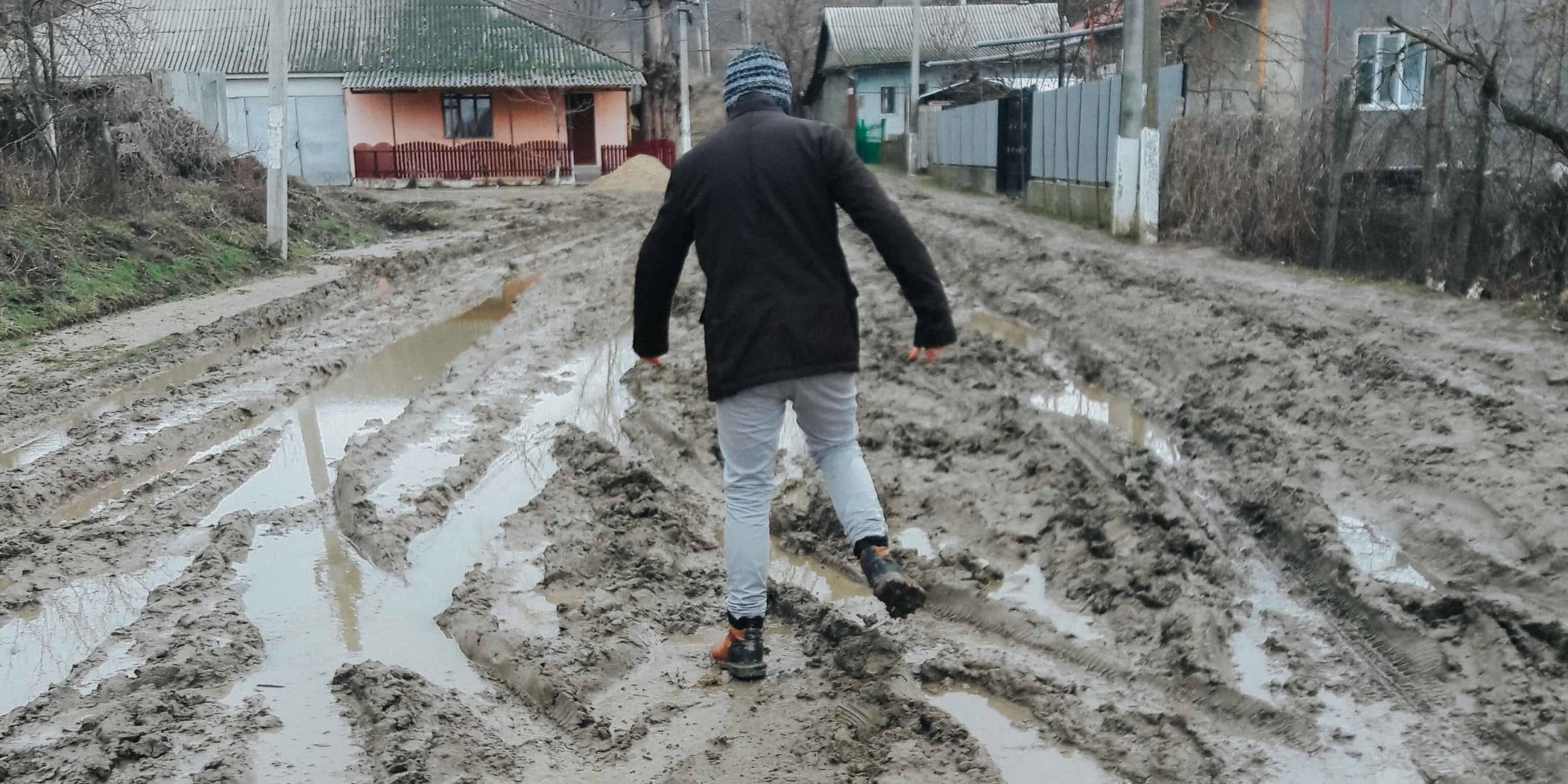 Programul “EUROPA ESTE APROAPE”: Circa 100 kilometri de drum din 100 de sate din Moldova vor fi reparate