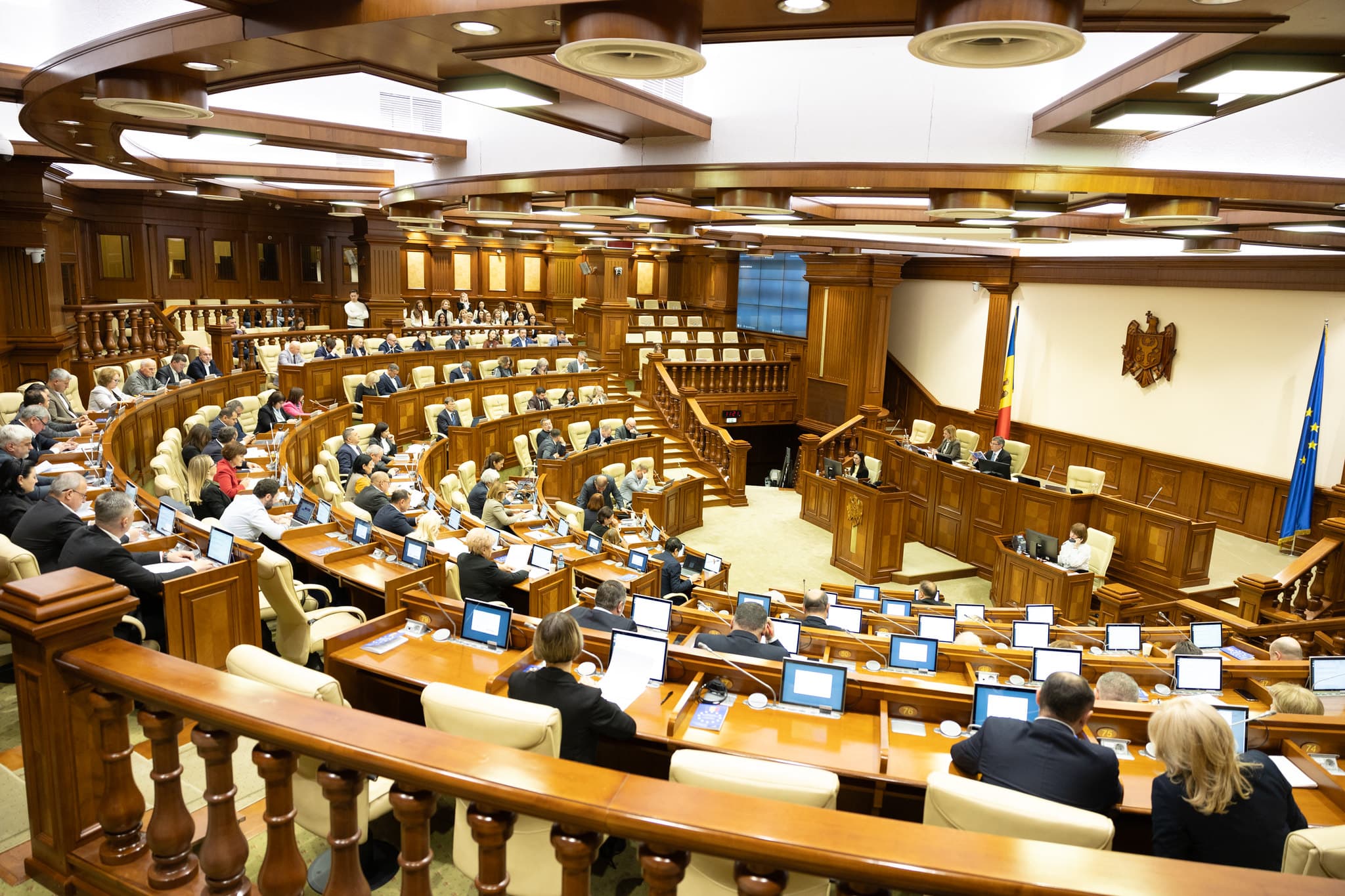 Parlamentul a aprobat modificările la bugetul asigurărilor sociale pentru acordarea compensațiilor