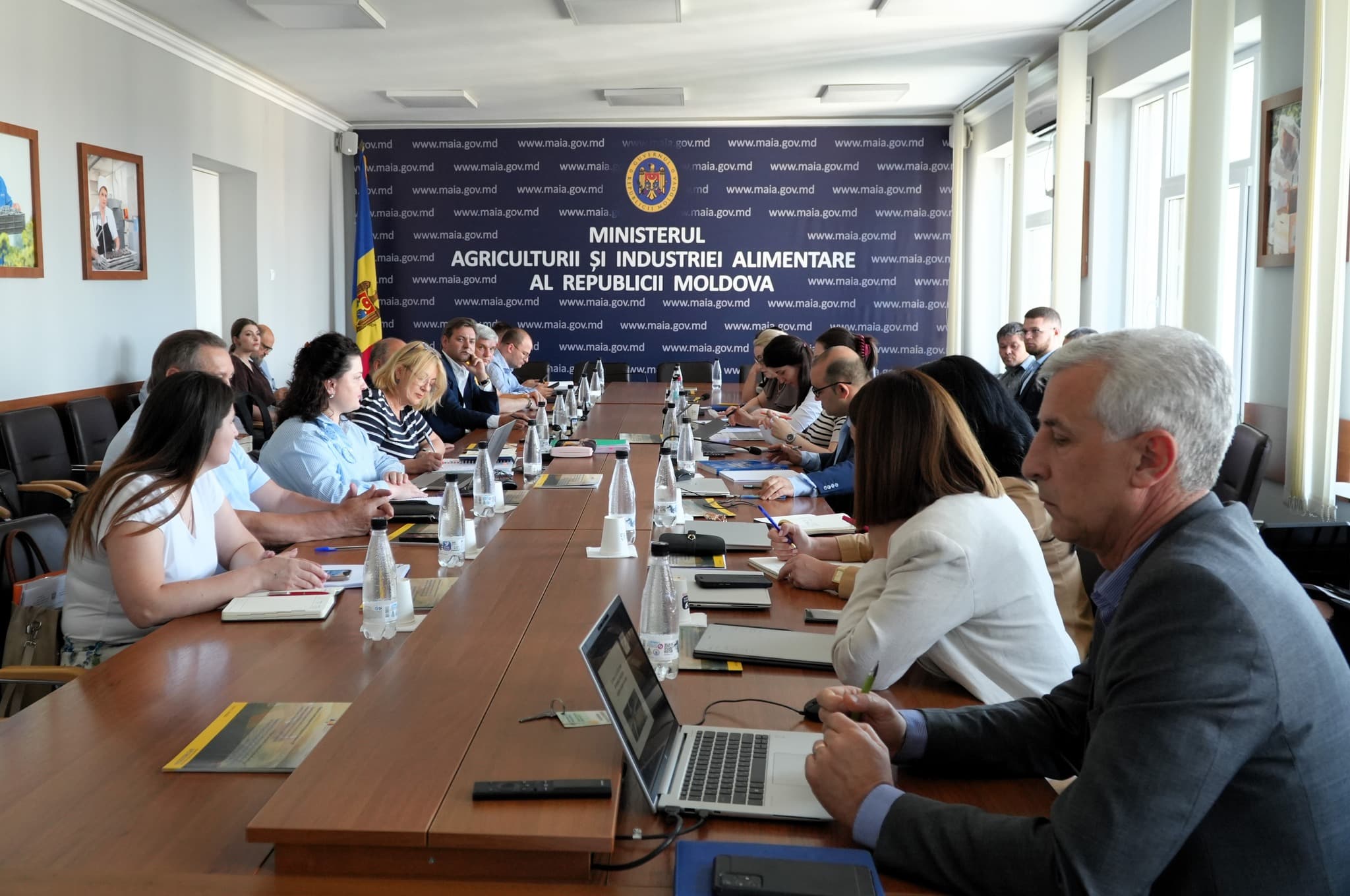 Ministerul Agriculturii continuă consultările cu asociațiile de profil privind alinierea sectorului agricol la cerințele UE