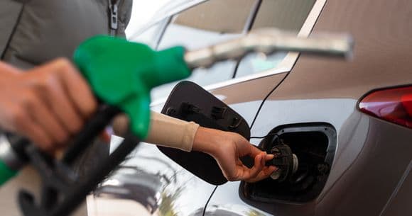 Carburanții se ieftinesc