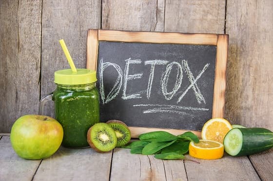 Detoxifierea organismului – reguli pentru dietă după sărbători