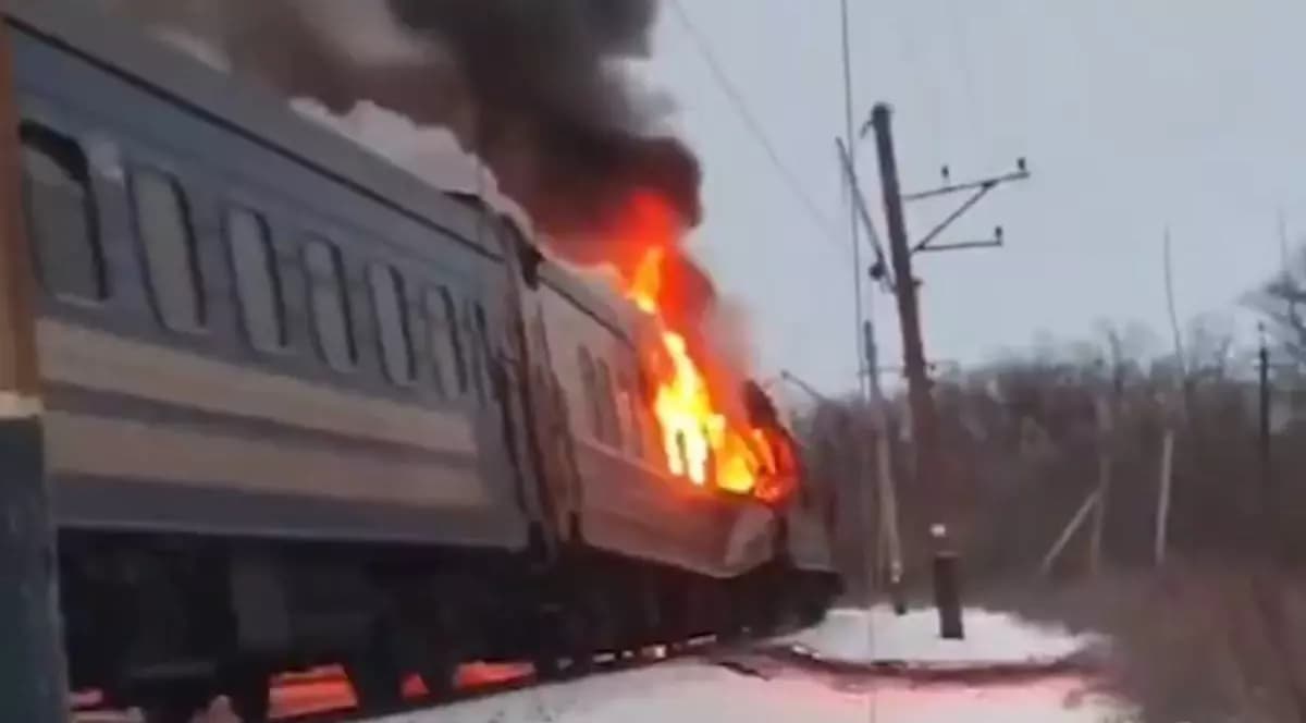 Un tren cu civili, atacat cu drone în regiunea Harkov din Ucraina. Sunt victime