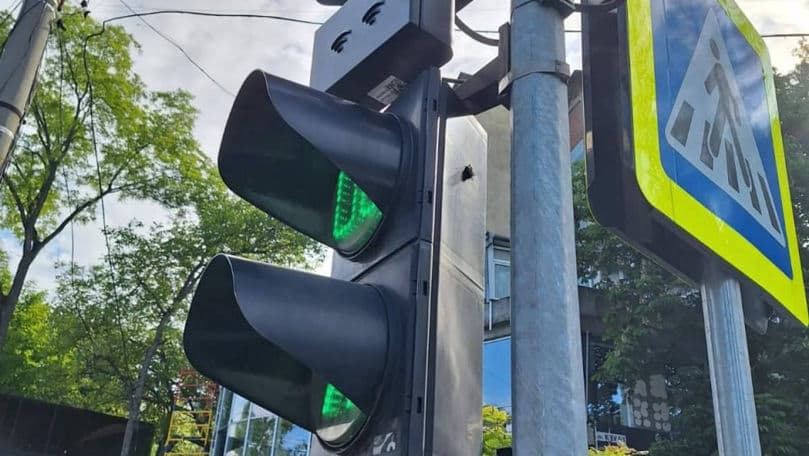 Alte 30 de dispozitive sonore, instalate la trecerile de pietoni din Chișinău