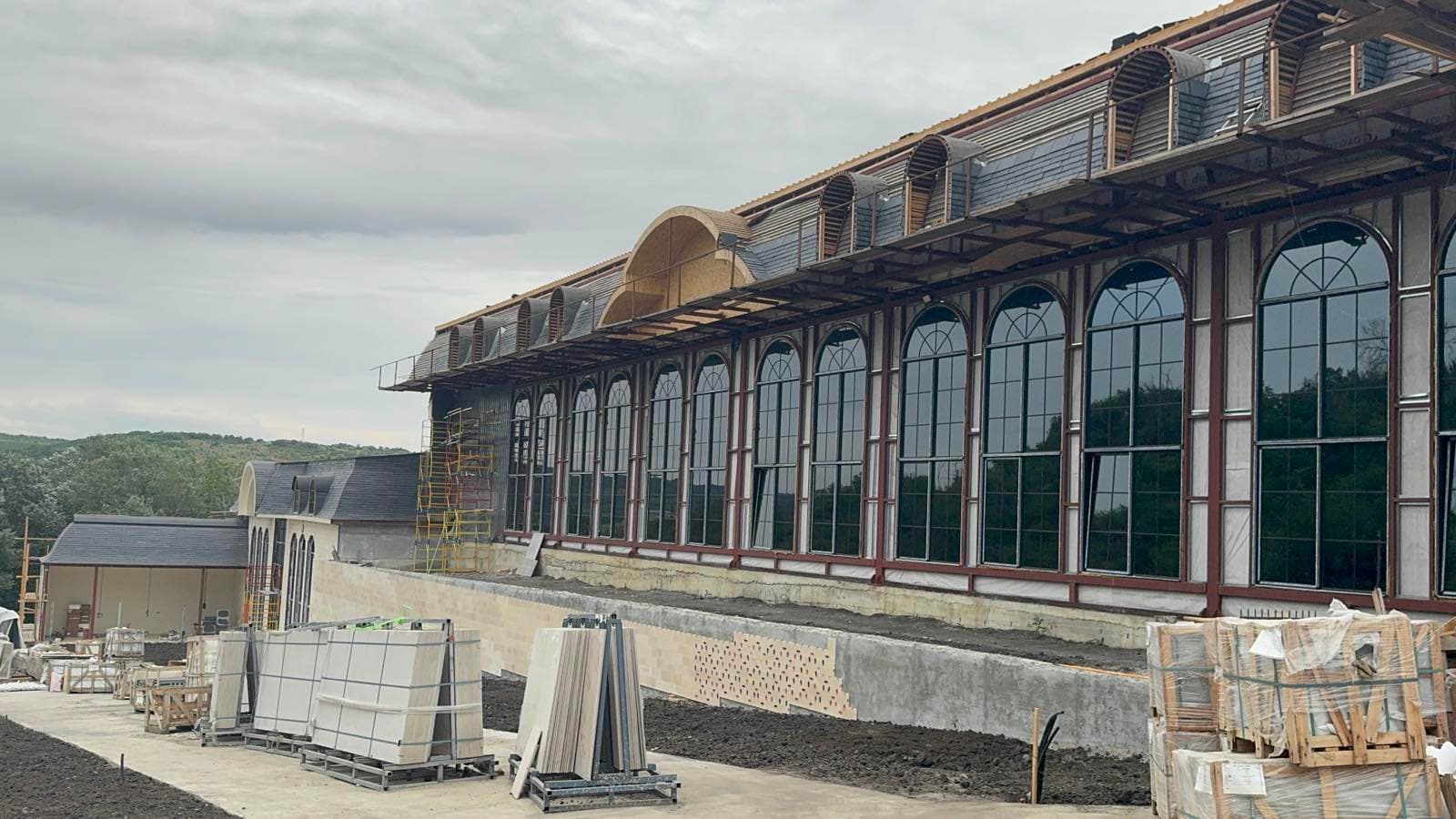 Construcții ilegale în pădurea „Doina”: percheziții și prejudicii de peste 4 milioane de lei