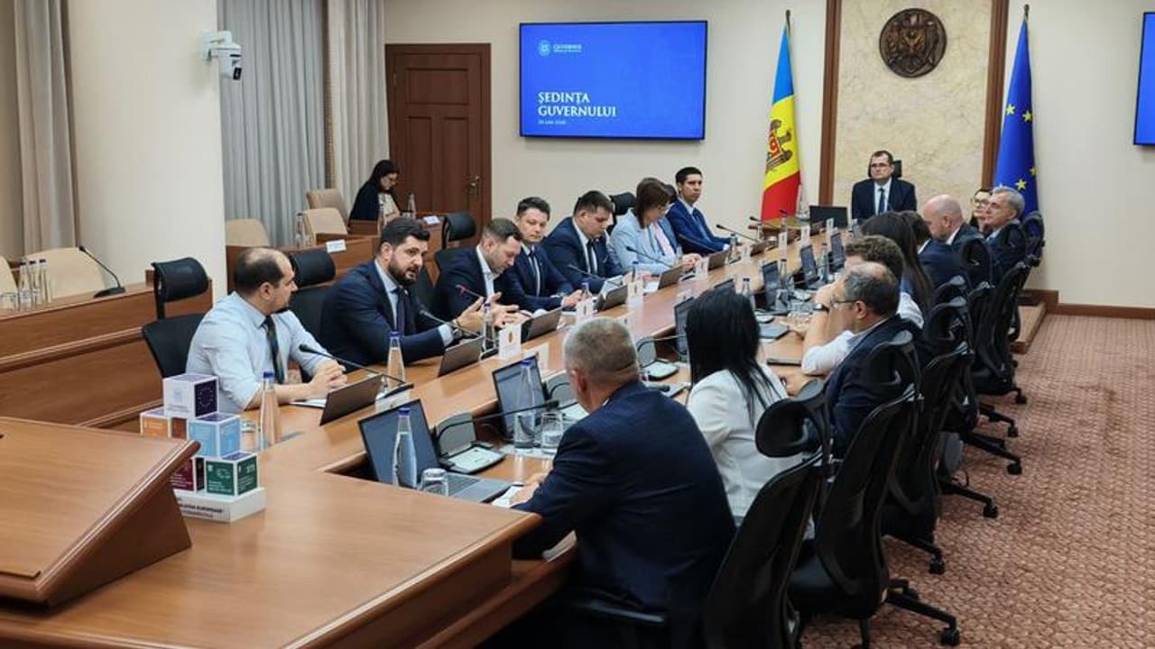 Guvernul instituie stare de alertă în sectoarele energetic și hidrologic