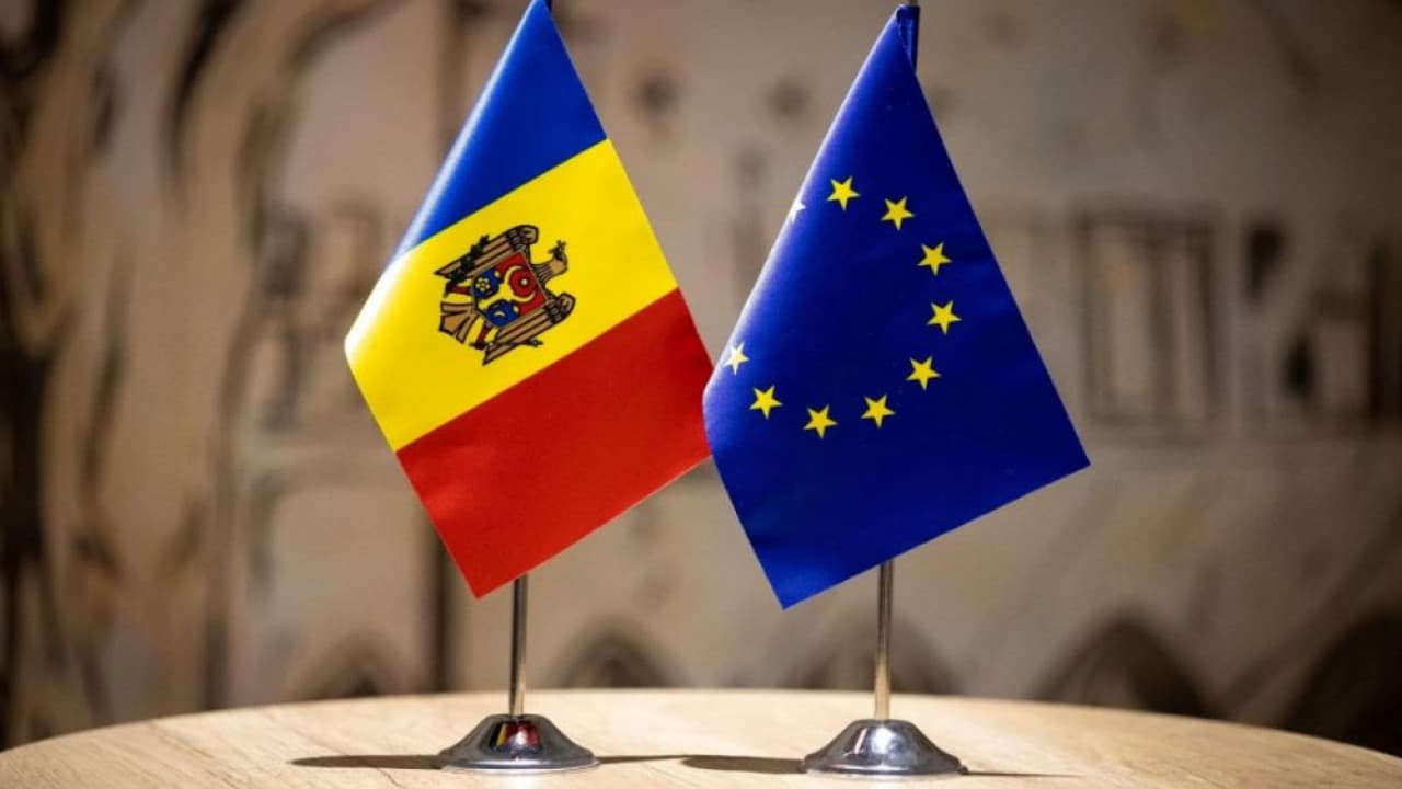 Foile de parcurs pentru aderarea la UE, vor fi înmânate pe 4 noiembrie
