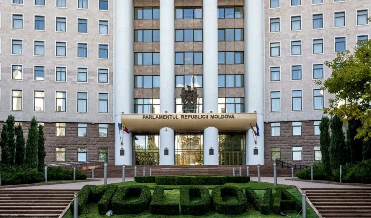 Remanieri în comisiile parlamentare