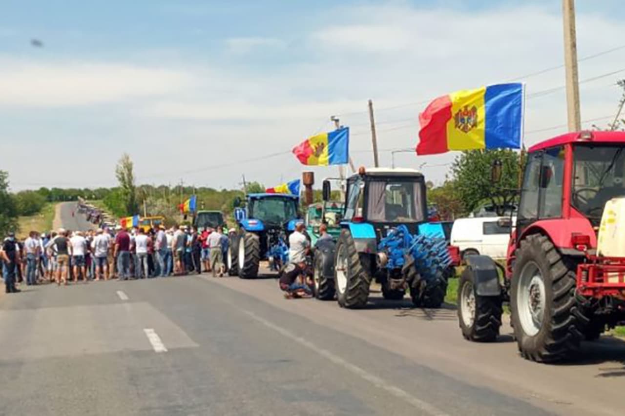 Fermierii din sudul țării ies vineri la protest